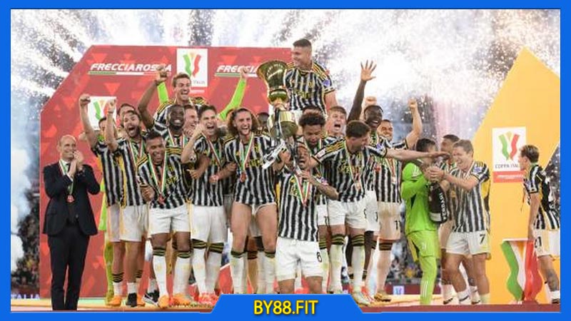 Atalanta đấu với Juventus